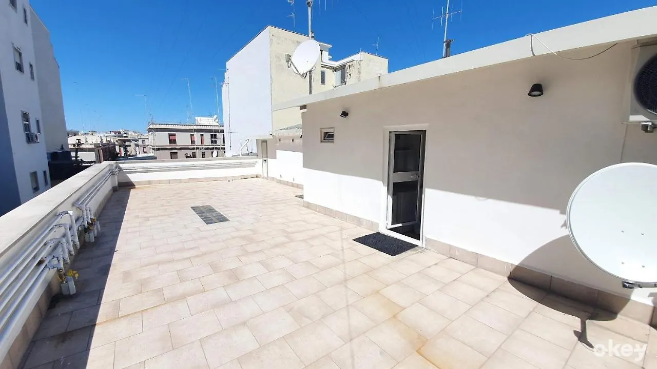 Apartament La Terrazza Tra I Tetti Studio - Bari Centro