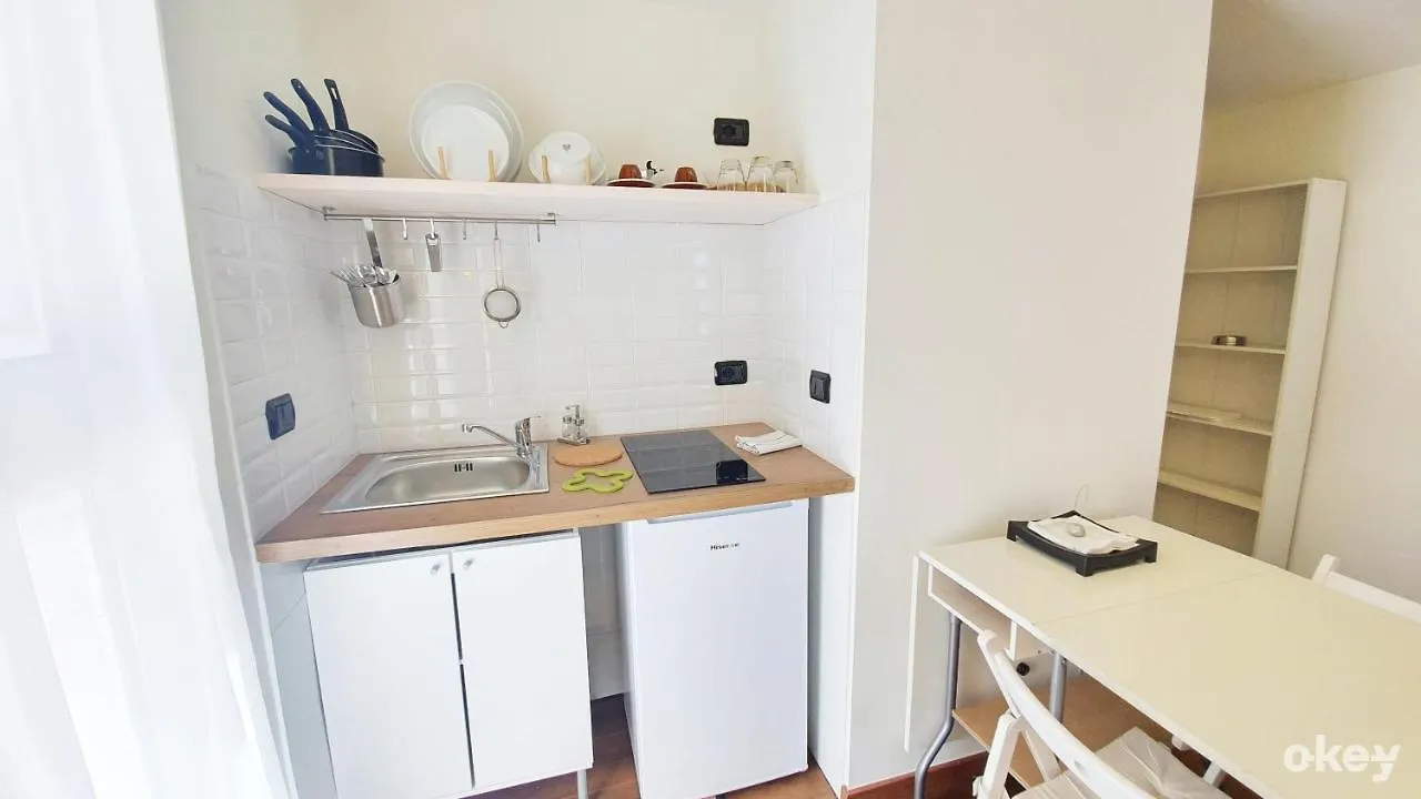 Apartament La Terrazza Tra I Tetti Studio - Bari Centro